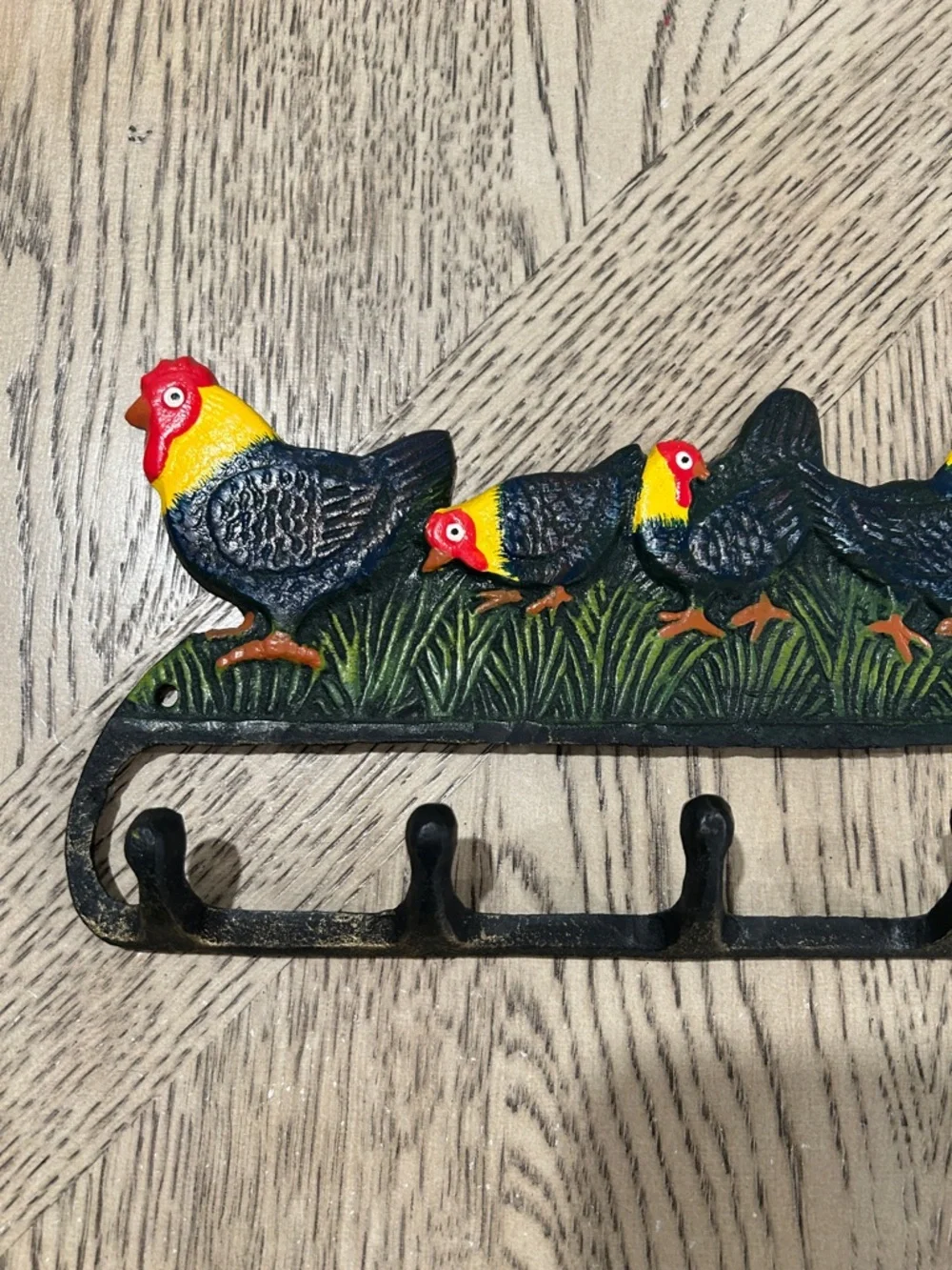 Decorative Cast Iron Hen Wall Hook Rack in Black and Yellow